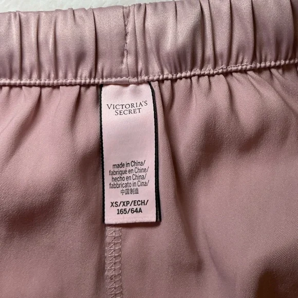 Silky Ruffle Shorts in Mauve - Picture 5 of 5